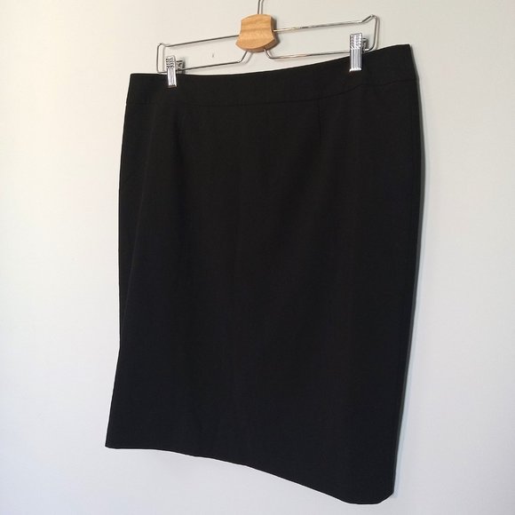 CALVIN KLEIN | Black Pencil Skirt - Picture 2 of 9